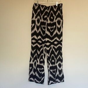 H&M Monochrome Patterned Garment